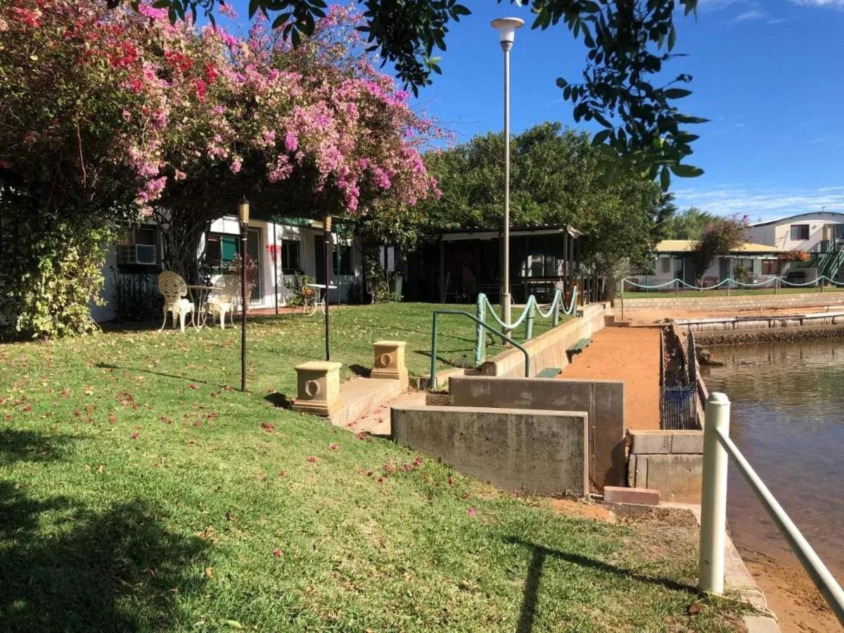 Pelican Point Waterfront Resort Carnarvon Exterior photo