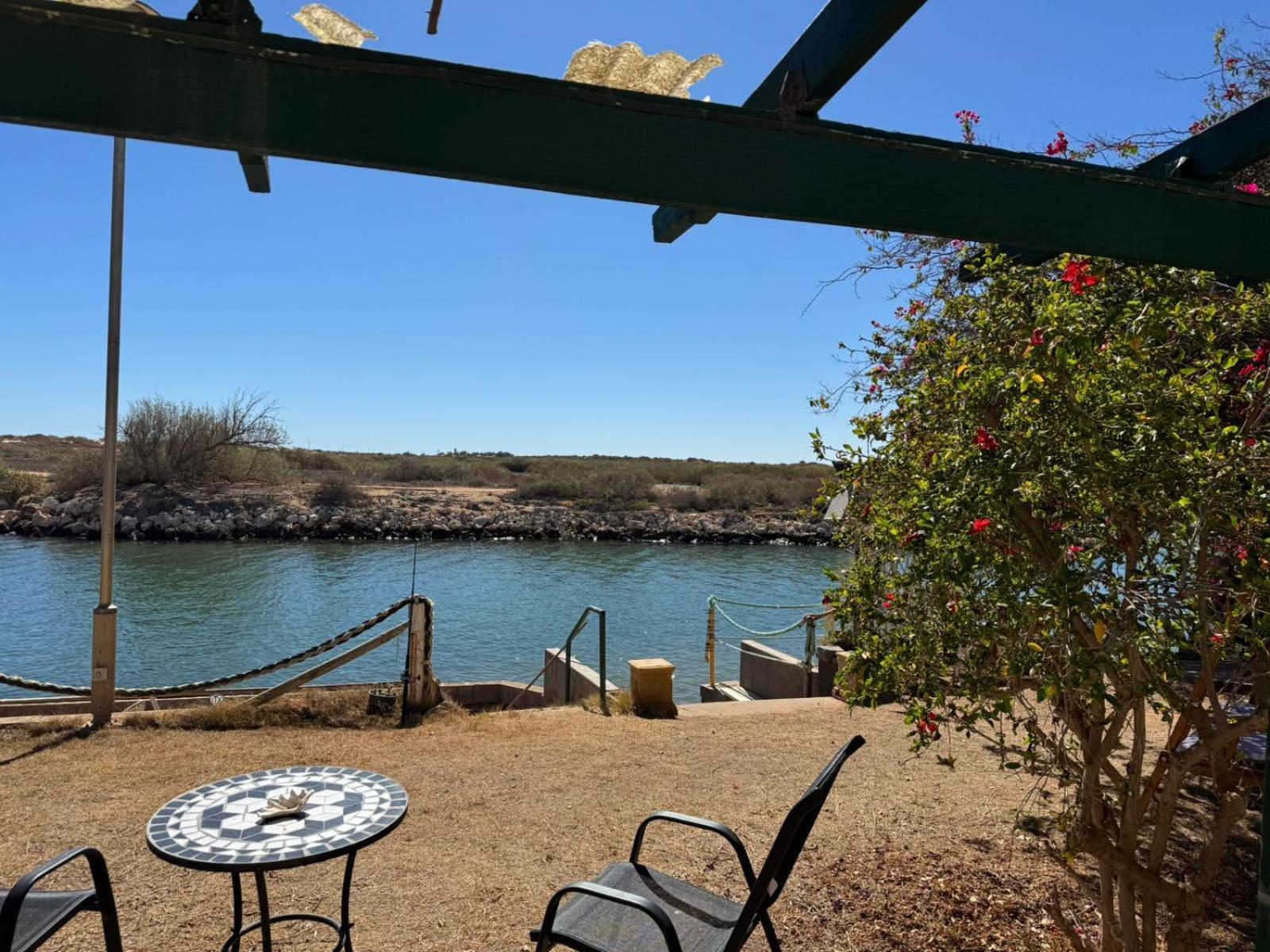 Pelican Point Waterfront Resort Carnarvon Exterior photo