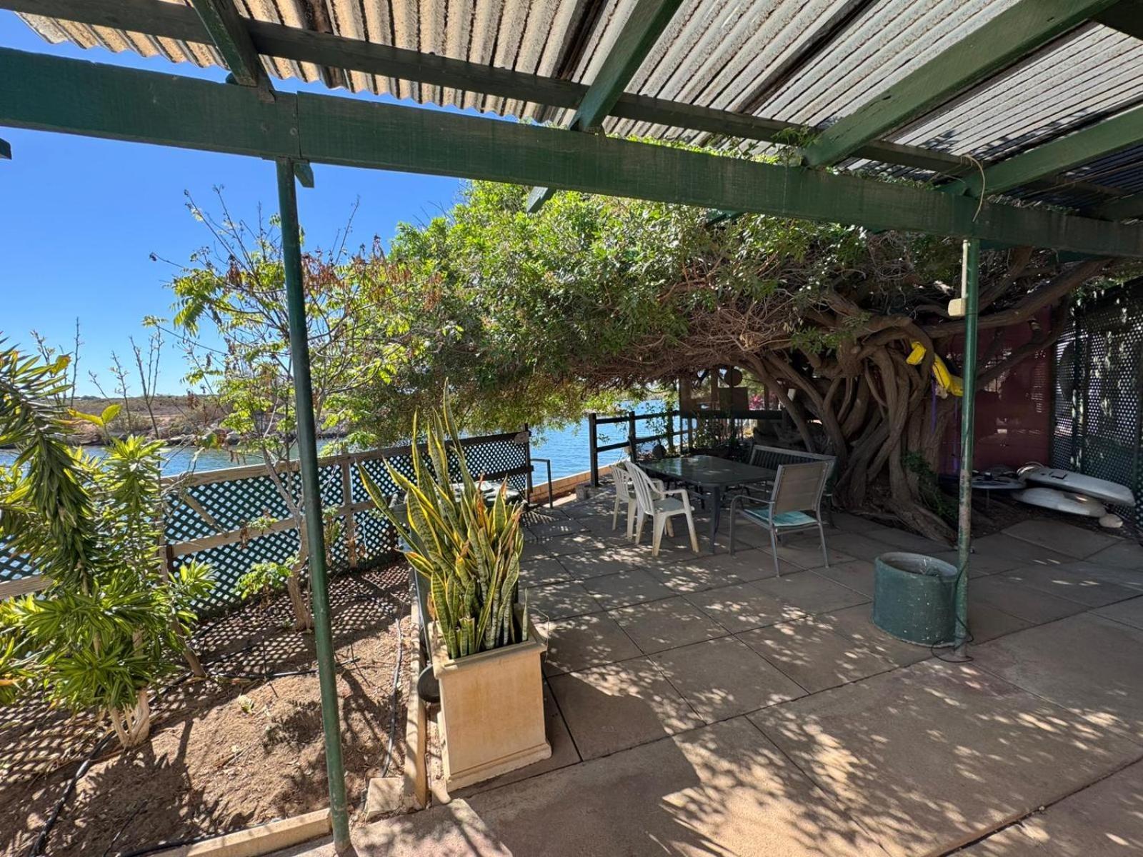 Pelican Point Waterfront Resort Carnarvon Exterior photo